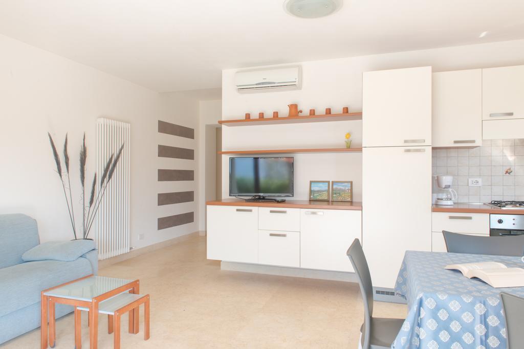 Villa Due Leoni - Residence ブレンゾーネ エクステリア 写真