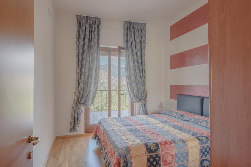 Villa Due Leoni - Residence ブレンゾーネ エクステリア 写真